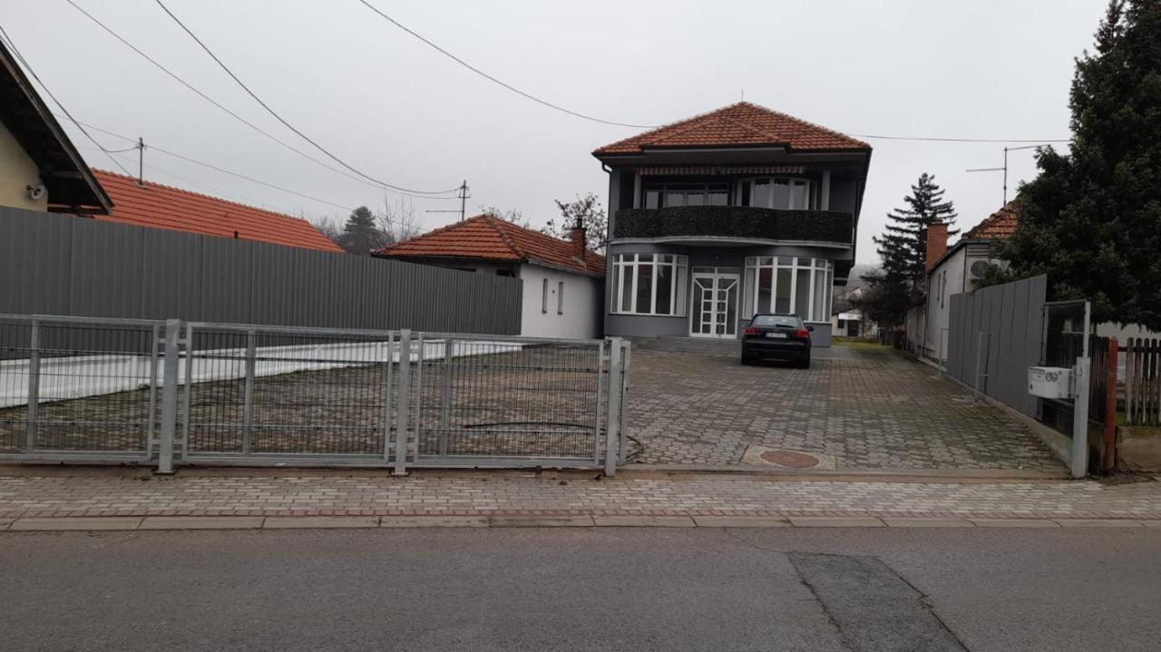 Sobe Olga Apartment Cacak Exterior photo